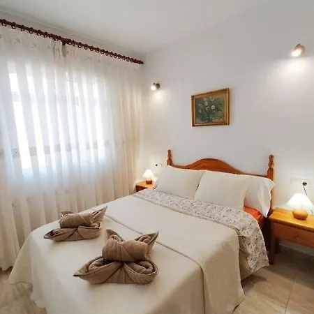 Lovely 2-bedroom Vacation With Community Pool 아파트 *