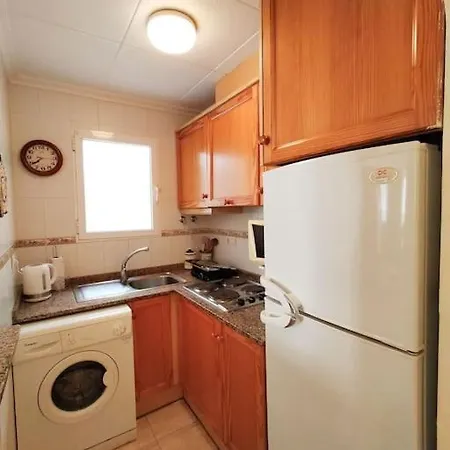 Lovely 2-bedroom Vacation With Community Pool 또레비에하
